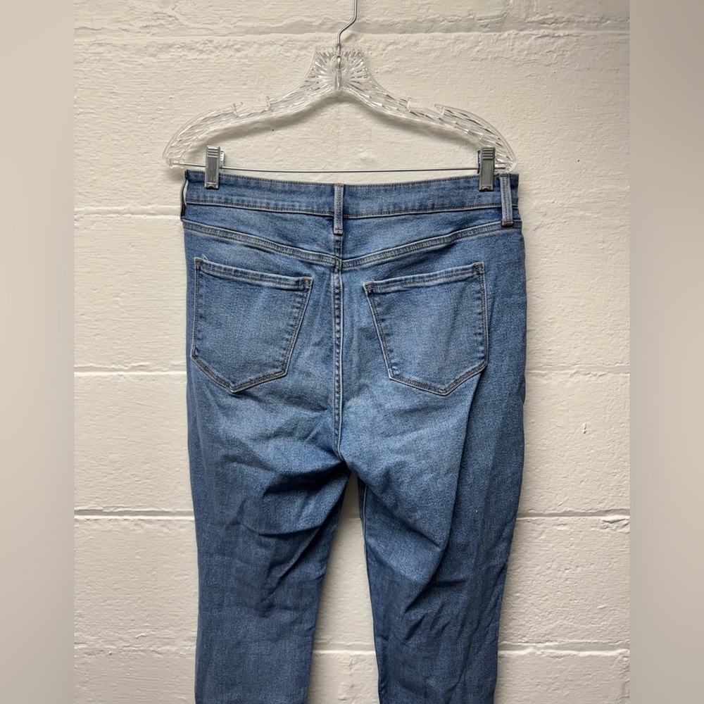 Old Navy Rockstar Super Skinny Jeans - Picture 4 of 5